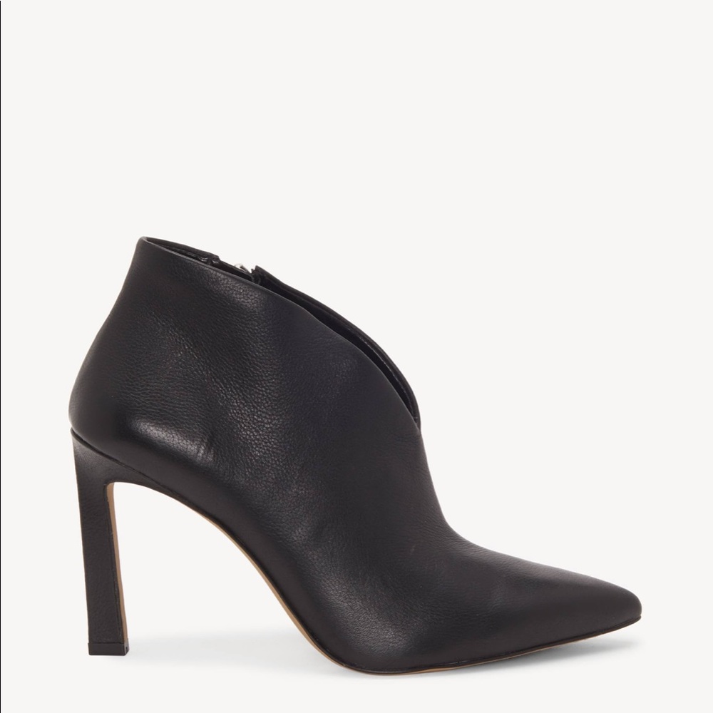 Vince Camuto Sestrind pointy toe bootie